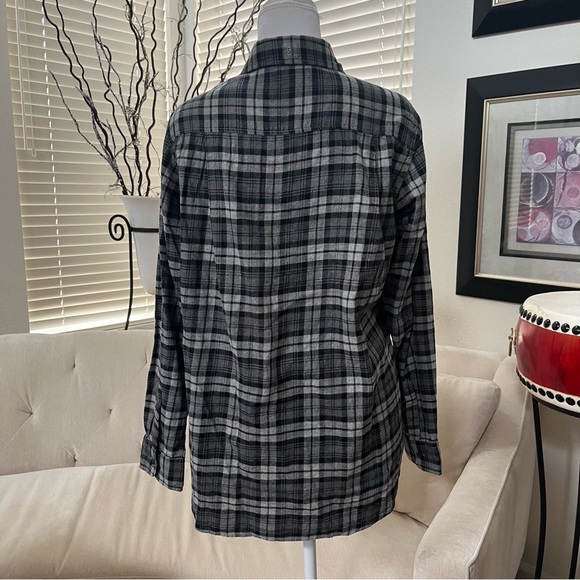 NWT Uniqlo Black and Grey Flannel - Picture 2 of 5